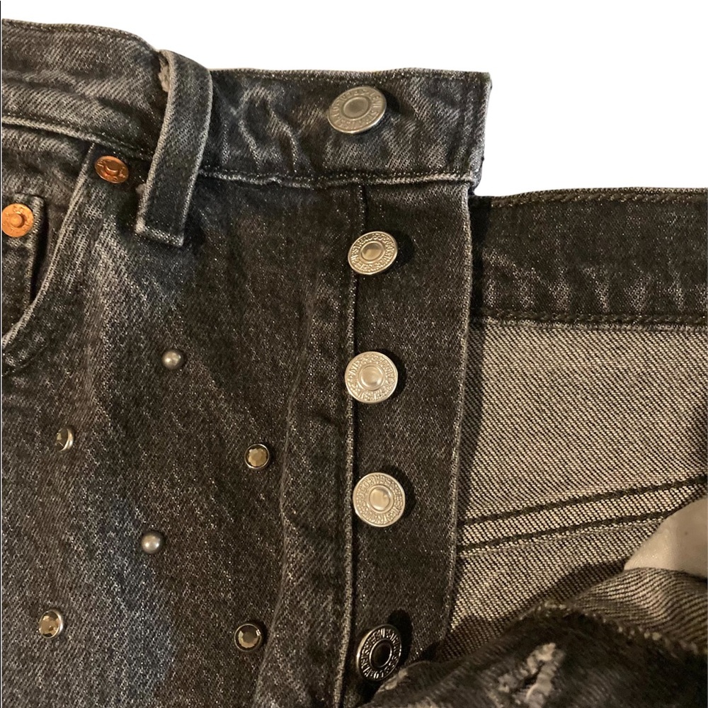 Levi’s 501 Cropped Studded 5 Pocket Button Fly Jeans Size 26x26 - Picture 7 of 13